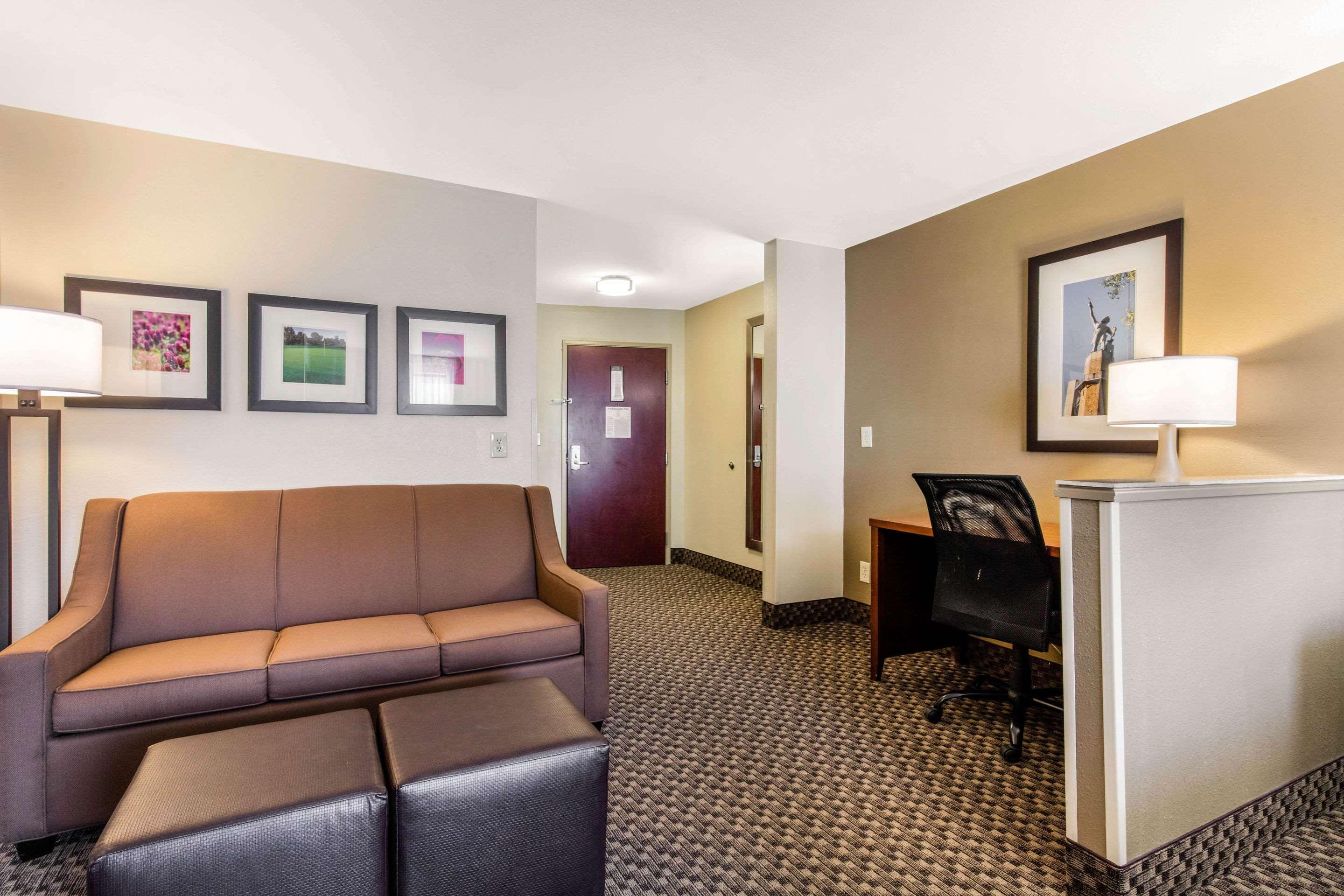 Comfort Suites Tuscaloosa Near University Exterior photo