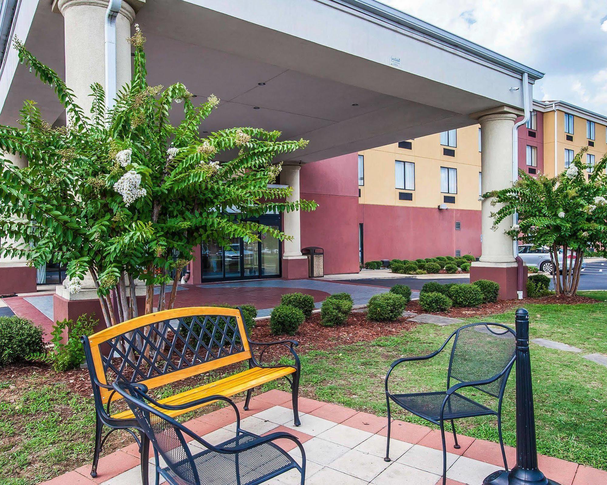 Comfort Suites Tuscaloosa Near University Exterior photo