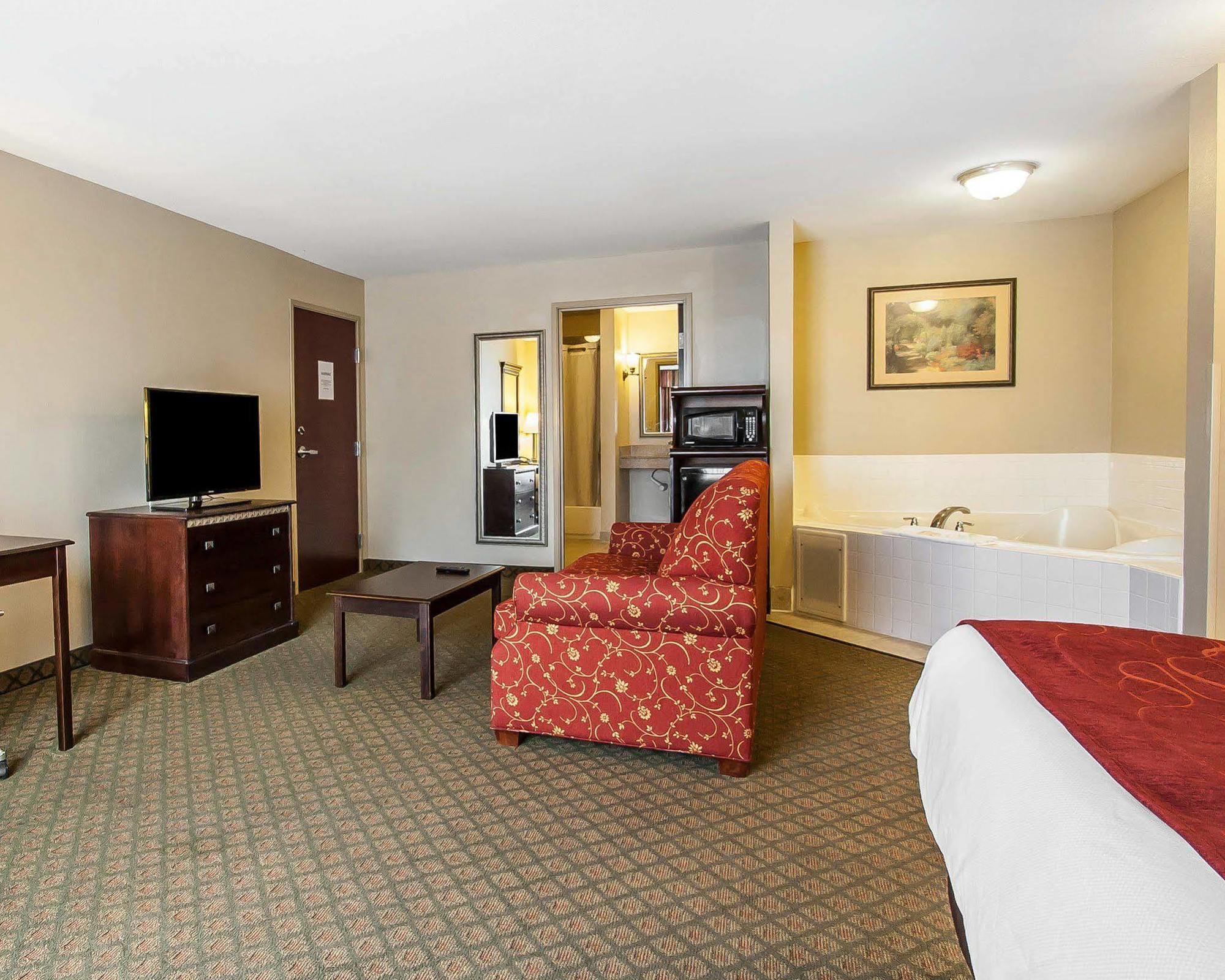 Comfort Suites Tuscaloosa Near University Exterior photo