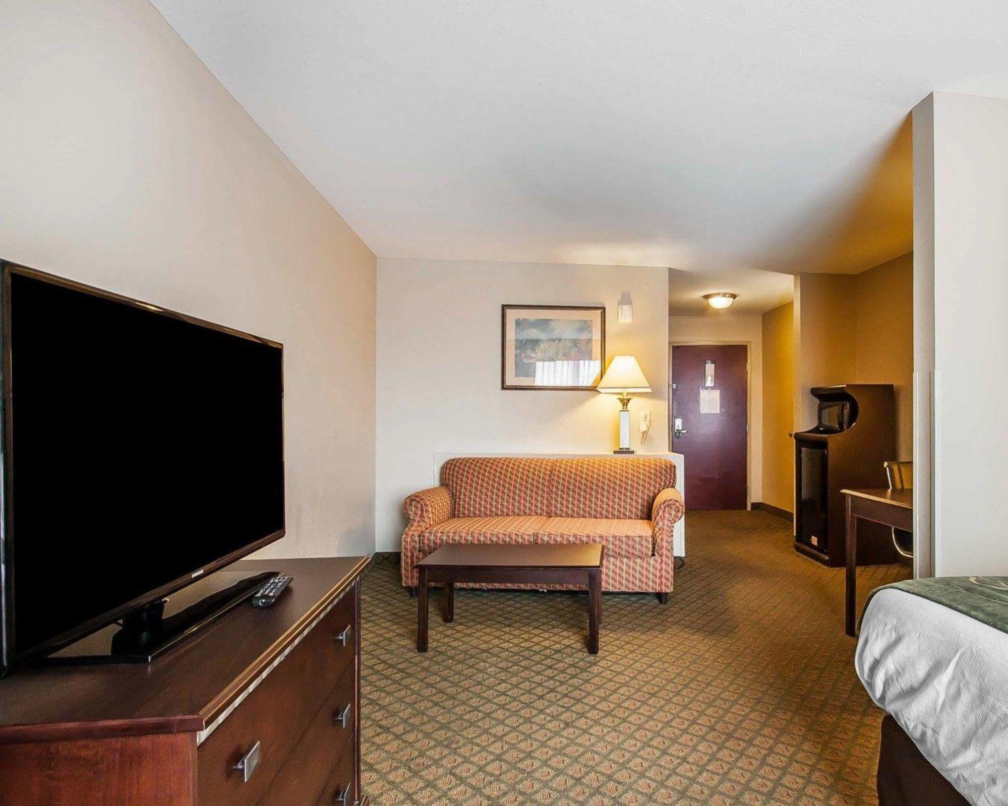 Comfort Suites Tuscaloosa Near University Exterior photo